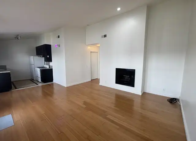Property at 3722 Sawtelle Blvd #7, Los Angeles, CA, 90066, 2 beds, 2 baths, [object Object]