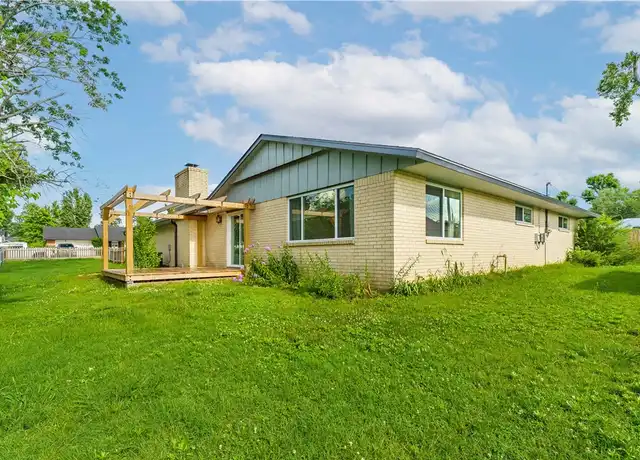 Property at 916 S 16th St, Rogers, AR, 72758, 4 beds, 2 baths, [object Object]