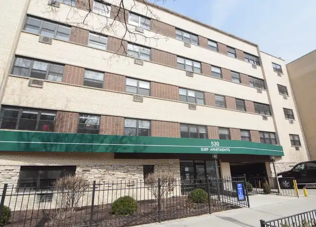 Property at 525 W Surf St Unit 214, Chicago, IL, 60657, 1 bed, 1 bath, [object Object]