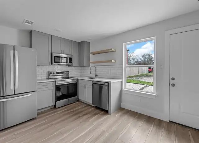 Property at 5621 Eskridge St, Houston, TX, 77023, 1 bed, 1 bath, [object Object]