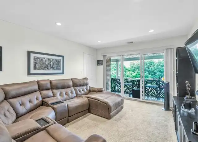 Property at 104 Palo Alto Dr Unit U14BQ, Plainview, NY, 11803, 1 bed, 1 bath, [object Object]