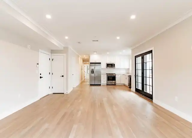 Property at 281 Lamartine St Unit 1, Jamaica Plain, MA, 02130, 4 beds, 2 baths, [object Object]