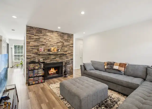 Property at 1166 Booth Rd SW #711, Marietta, GA, 30008, 2 beds, 2 baths, [object Object]