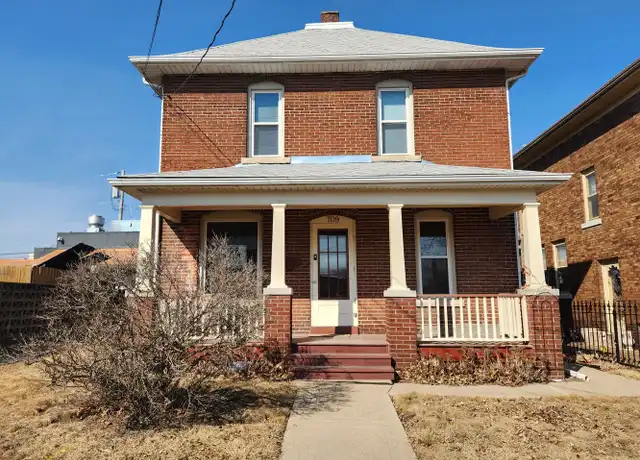 Property at 709 17th Ave, Moline, IL, 61265, 2 beds, 1 bath, [object Object]