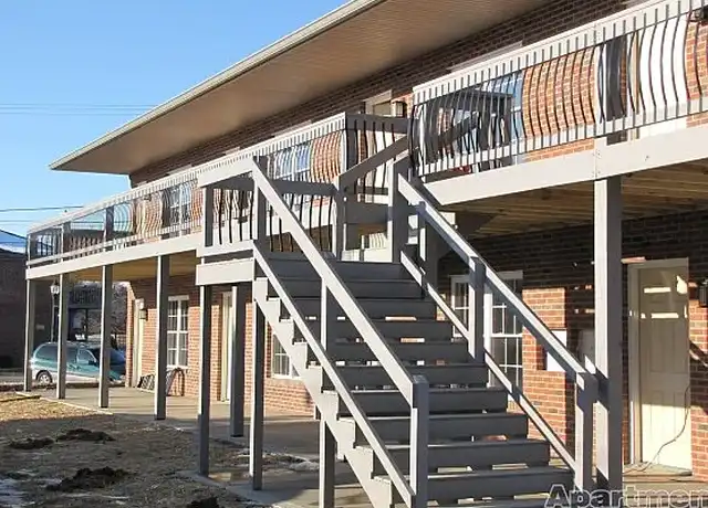 Property at Barret, Greenleaf & The Elms & IIIC Properties - 1300 N Green St, Henderson, KY, 42420, 1 bed, 1 bath, [object Object]