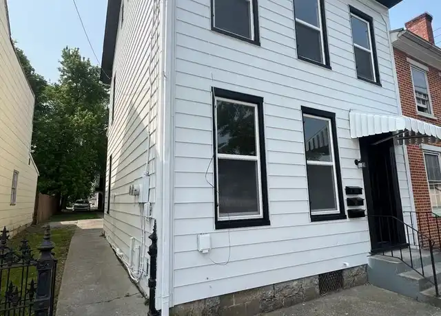 Property at 38 E Penn St Apt 1, Carlisle, PA, 17013, 2 beds, 1 bath, [object Object]