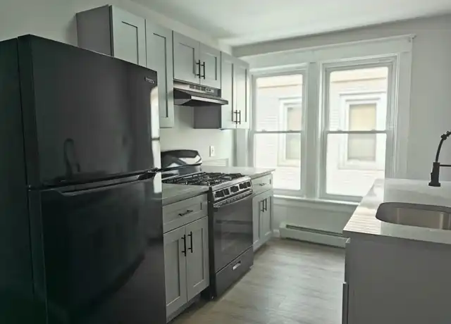 Property at 372 Mansion St Unit 2W, Poughkeepsie, NY, 12601, 3 beds, 1 bath, [object Object]