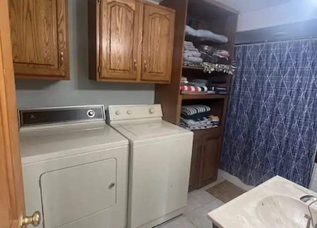 Property at 742 S Elizabeth St, Oconomowoc, WI, 53066, 1 bed, 1 bath, [object Object]