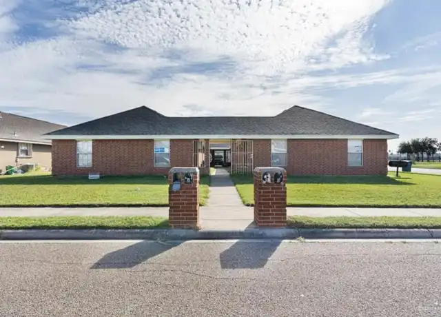 Property at 2100 Paradise Dr, Pharr, TX, 78577, 2 beds, 1 bath, [object Object]