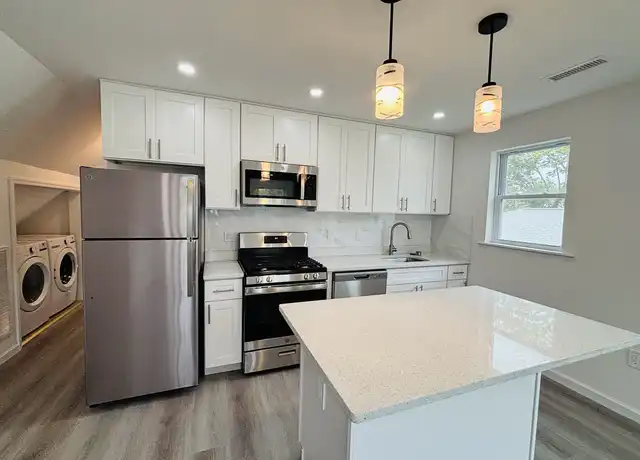 Property at 820 Pearl St Unit Oran, New Haven, CT, 06511, 2 beds, 1 bath, [object Object]