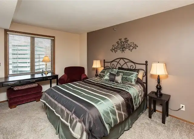 Property at 300 Walnut St, Des Moines, IA, 50309, 1 bed, 1 bath, [object Object]