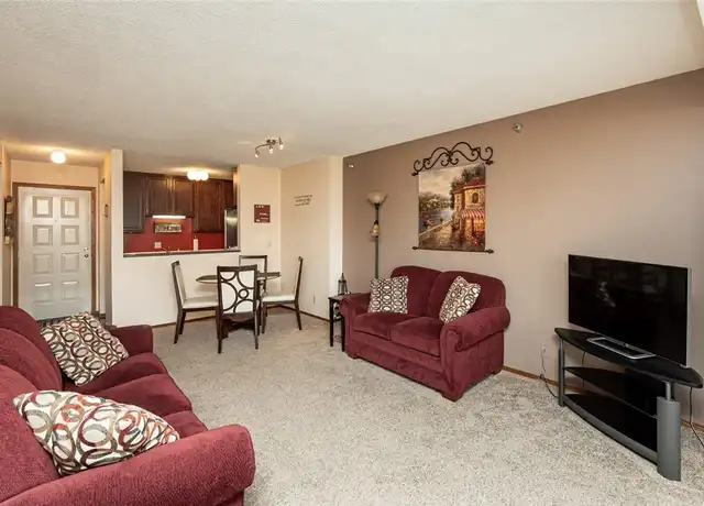 Property at 300 Walnut St, Des Moines, IA, 50309, 1 bed, 1 bath, [object Object]