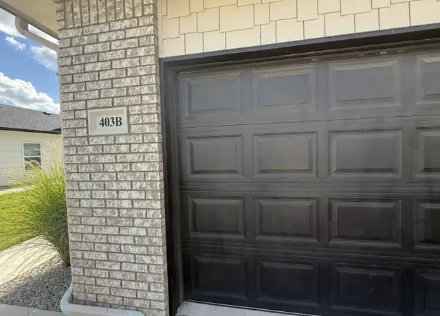Property at 403 SE 14th St Unit B, Newton, KS, 67114, 4 beds, 2 baths, [object Object]