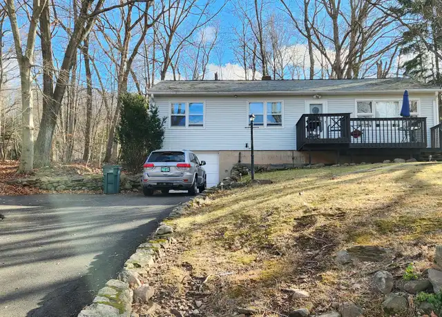 Property at 346 W Woods Rd, Hamden, CT, 06518, 4 beds, 2 baths, [object Object]
