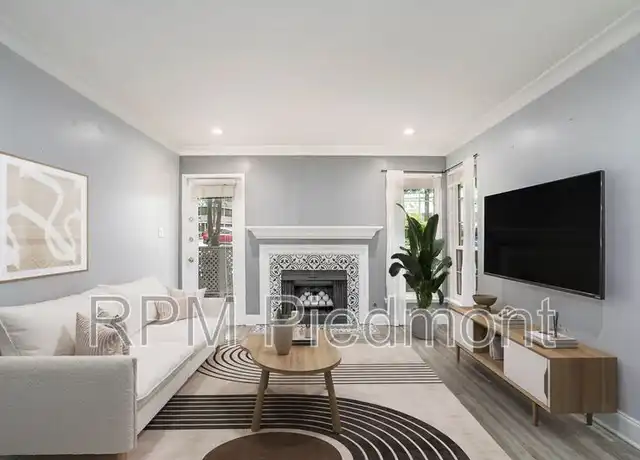 Property at 6820 Glenridge Dr Apt C, Sandy Springs, GA, 30328, 2 beds, 1 bath, [object Object]