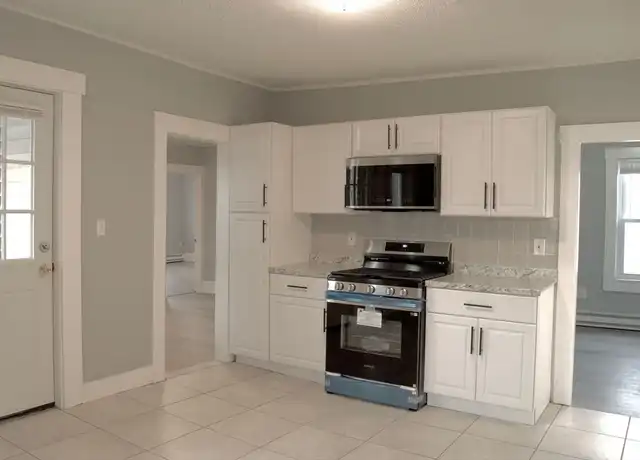 Property at 105 Clarendon St Unit 3, Fitchburg, MA, 01420, 4 beds, 1 bath, [object Object]