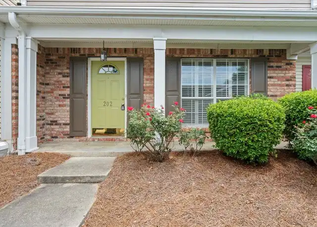 Property at 202 Jefferson Pl, Hattiesburg, MS, 39402, 3 beds, 2.5 baths, [object Object]