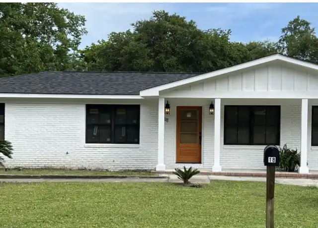 Property at 18 Ellen Ave, Mount Pleasant, SC, 29464, 3 beds, 2 baths, [object Object]