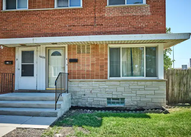Property at 10033 Frontage Rd Unit A, Skokie, IL, 60077, 3 beds, 1.5 baths, [object Object]