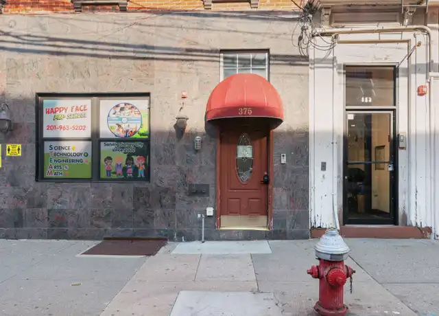 Property at 379 Palisade Ave #2, Jersey City, NJ, 07307, 2 beds, 1 bath, [object Object]