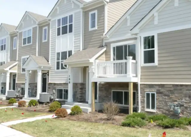 Property at 192 Goldenrod Dr, Elgin, IL, 60124, 3 beds, 2 baths, [object Object]