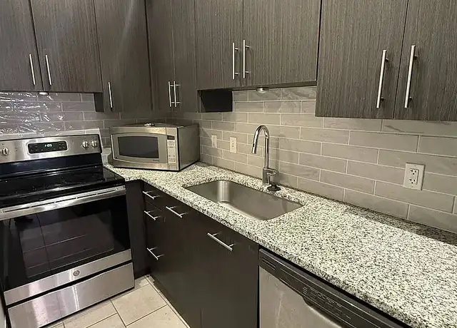 Photo of 1702 W 28th St, Cleveland, OH 44113