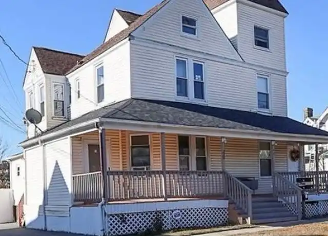 Property at 46 Park Ave, Bay Shore, NY, 11706, 1 bed, 1 bath, [object Object]