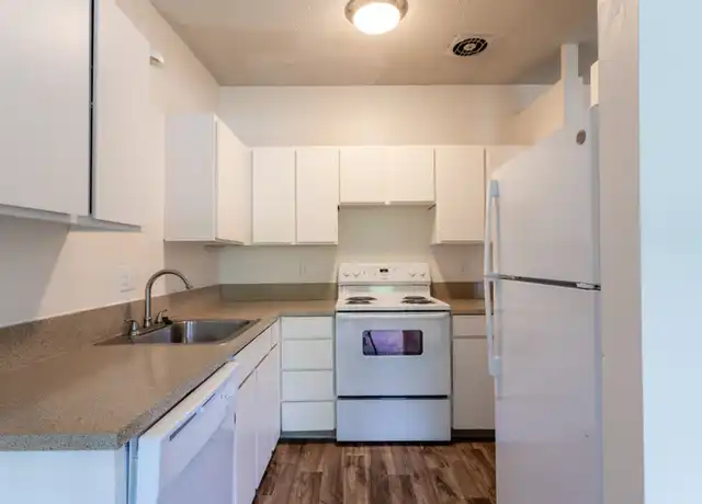 Property at 6225-6235 SW Burlingame Ave Unit 210, Portland, OR, 97239, 2 beds, 1 bath, [object Object]