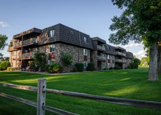 Property at 10100 Minnetonka Blvd, Hopkins, MN, 55305, 2 beds, 1 bath, [object Object]