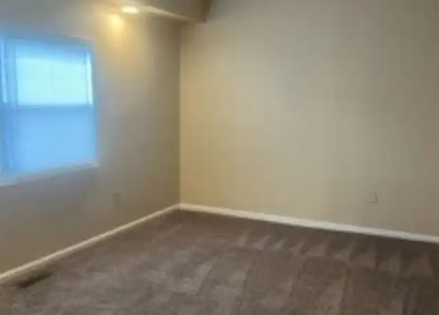 Property at 223 Greene St Unit 3, Marietta, OH, 45750, 2 beds, 1 bath, [object Object]