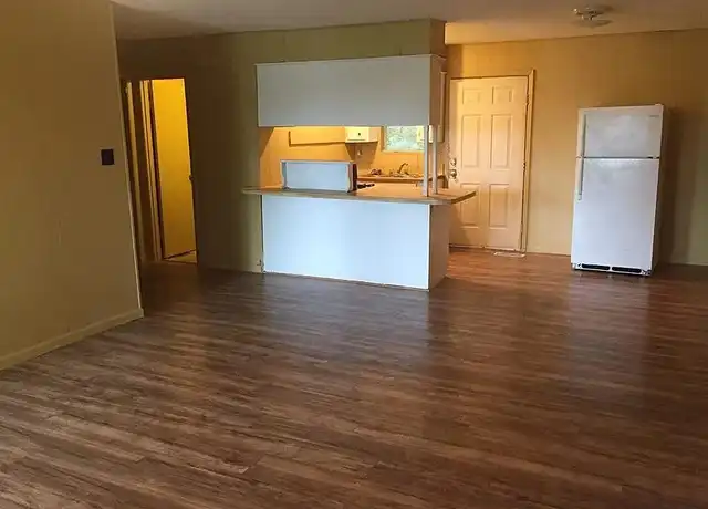 Property at 21a Eugenia St, Morrilton, AR, 72110, 2 beds, 1 bath, [object Object]