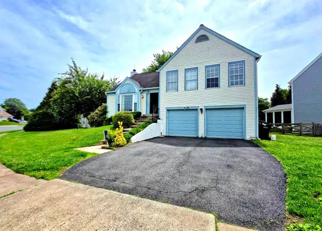 Property at 13709 Southernwood Ct, Chantilly, VA, 20151, 4 beds, 3.5 baths, [object Object]
