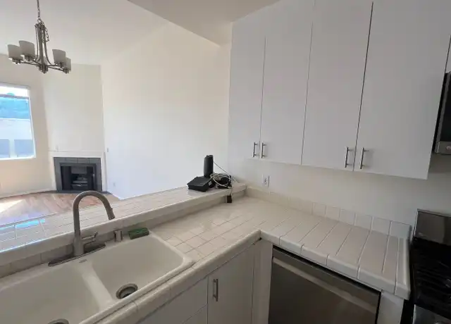 Property at 16117 Sunset Blvd Unit 302, Pacific Palisades, CA, 90272, 2 beds, 2 baths, [object Object]