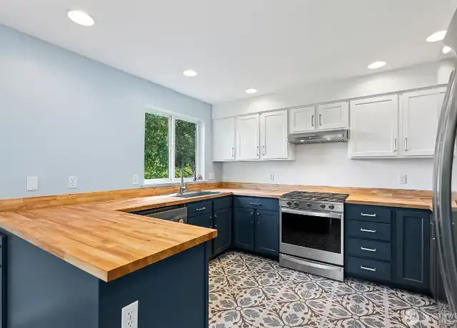 Property at 4646 Phillips Rd SE, Port Orchard, WA, 98366, 3 beds, 2.5 baths, [object Object]