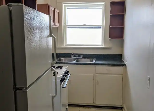 Property at 1382 S 1st St Unit 1382-9, Louisville, KY, 40208, 2 beds, 1 bath, [object Object]