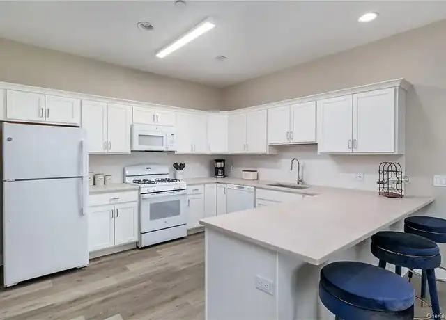 Property at Montclare Luxury Apartments - 6 N Midland Ave, Nyack, NY, 10960, 1-2 bed, 1.5-2.5 baths, [object Object]