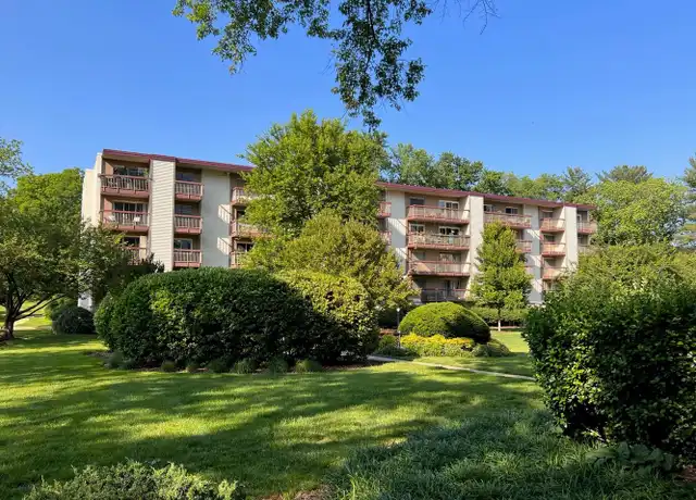 Property at 7400 Lakeview Dr Unit N208, Bethesda, MD, 20817, 3 beds, 2 baths, [object Object]