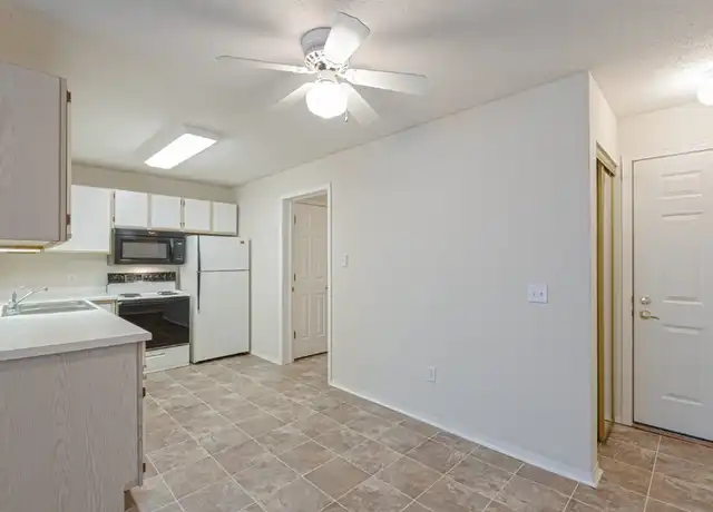 Property at CARRIAGE GREEN - 4205 Elm Ave, Rapid City, SD, 57701, 1 bed, 1 bath, [object Object]