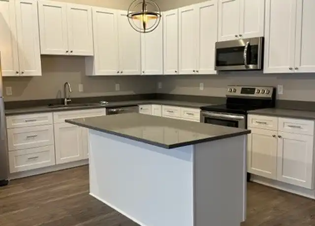 Property at 300 NW Santiam Blvd Unit 306, Mill City, OR, 97360, 1 bed, 1 bath, [object Object]