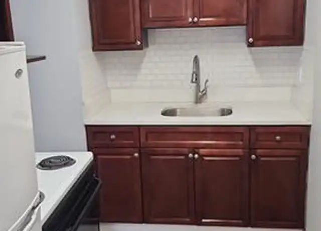 Property at 334 Washington Ave, Elyria, OH, 44035, 2 beds, 1 bath, [object Object]