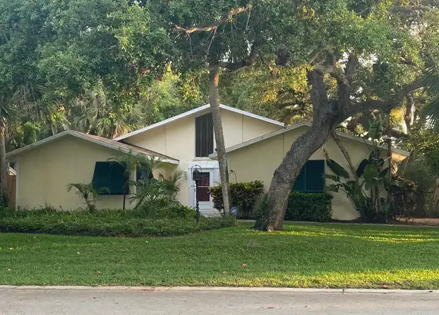 Property at 837 Seminole Ln, Vero Beach, FL, 32963, 2 beds, 2 baths, [object Object]
