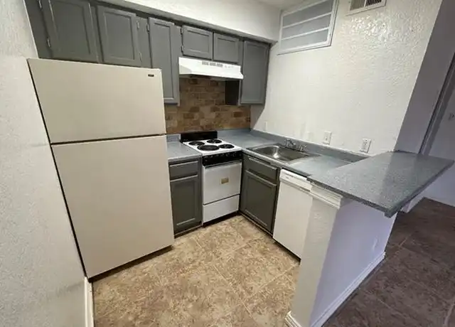 Property at 9825 Walnut St #304, Dallas, TX, 75243, 1 bed, 1 bath, [object Object]