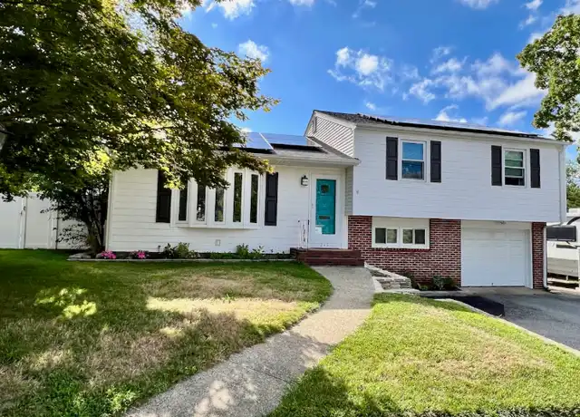 Property at 246 Kenyon Ave, East Greenwich, RI, 02818, 3 beds, 1.5 baths, [object Object]
