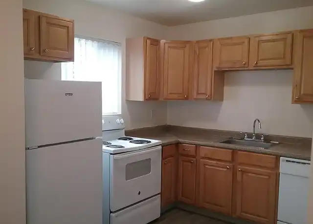 Property at Arbor Place Townhomes - 19550 E Burnside St, Portland, OR, 97233, 1-2 bed, 1 bath, [object Object]