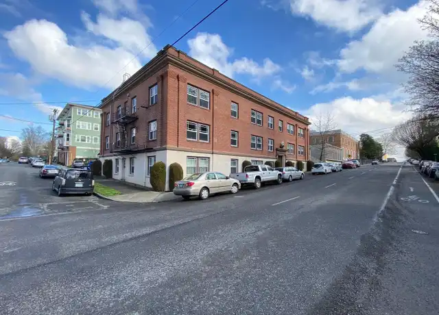 Property at The Flying Dutchman by Star Metro - 1611 SE Belmont St, Portland, OR, 97214, 1 bed, 1 bath, [object Object]