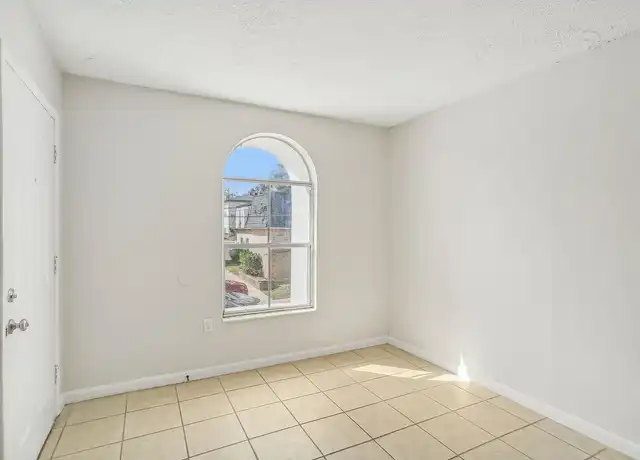 Property at Grand Oaks - 909 Bert Rd, Jacksonville, FL, 32211, 1-3 bed, 1-2 bath, [object Object]