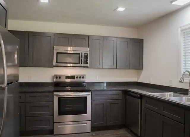 Property at Trails End Apartments - 1655 S Ingram Mill Rd, Springfield, MO, 65804, 2 beds, 1-2 bath, [object Object]