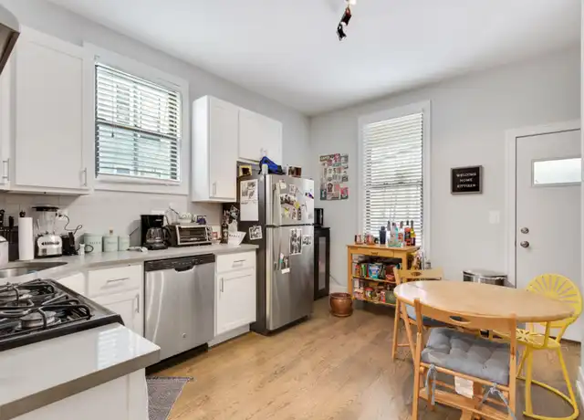 Property at 3250 N Lakewood Ave Unit 1, Chicago, IL, 60657, 2 beds, 1 bath, [object Object]