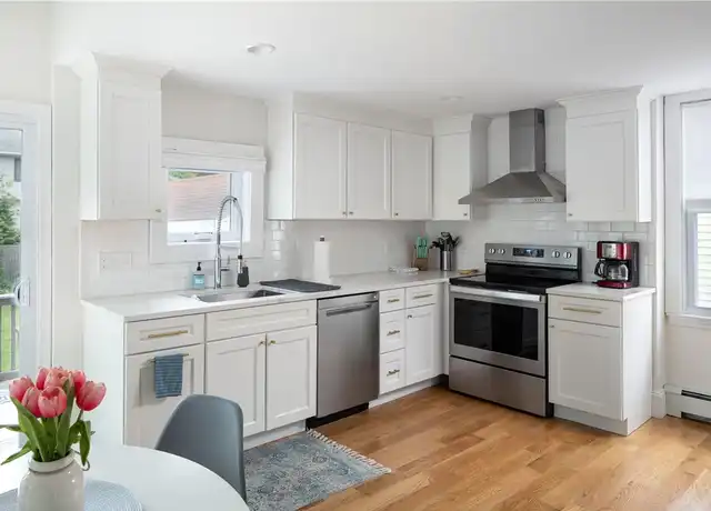Property at 30 E Bowery St, Newport, RI, 02840, 4 beds, 2 baths, [object Object]