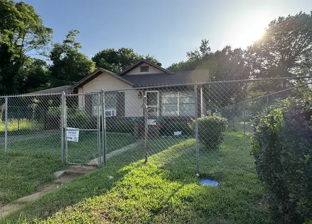 Property at 1407 Winston St, Marshall, TX, 75670, 4 beds, 2 baths, [object Object]